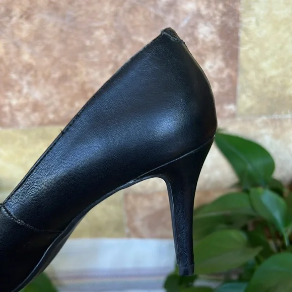 143 Girl Women’s Owanda Closed Pointy Toe Pump Black Slip-On Heels, Size 8 - Picture 13 of 16